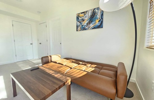 High Point Casa | Cozy and Bright 2-Bedroom Haven