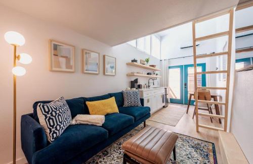 Blackshear-Prospect Hill Apartamento | Cozy and Bright Mid-Century Gem in Eastside Action