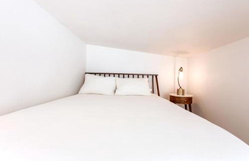 Blackshear-Prospect Hill Apartamento | Cozy and Bright Mid-Century Gem in Eastside Action