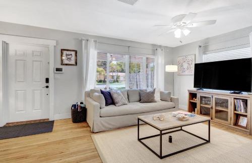Southside Casa | Cozy and Charming in SoSo
