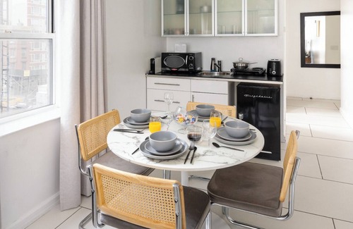 Tudor City Apartamento | Cozy and Chic Studio Loft in Midtown NYC! #302