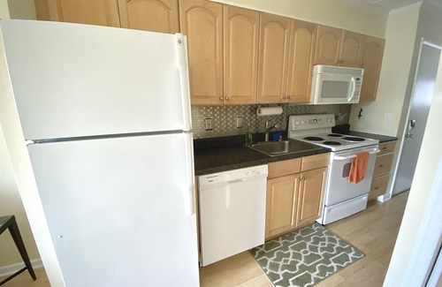 North Ocean City Condominio | Cozy and Clean 1BR/1BA condo with ocean views and just a few steps to the beach!