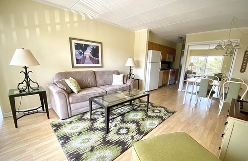 North Ocean City Condominio | Cozy and Clean 1BR/1BA condo with ocean views and just a few steps to the beach!