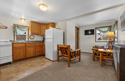 Rapid City Cabina | Cozy and Clean Cabin Thirty Minutes from Mt Rushmore - In Rapid City On Canyon Lake Thirty Minutes from Mt Rushmore