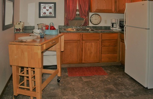 Rapid City Cabina | Cozy and Clean Cabin Thirty Minutes from Mt Rushmore - In Rapid City On Canyon Lake Thirty Minutes from Mt Rushmore
