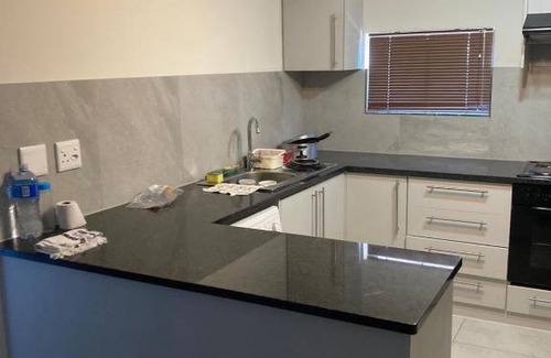 Bloubergstrand Casa | Cozy and Comfy Room in a 2 Bedroom Apartment