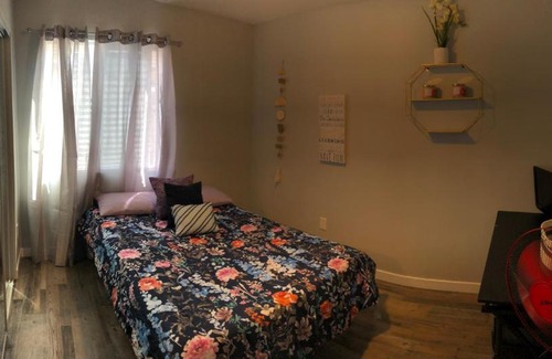 Downtown Los Angeles Casa | Cozy and Comfy Rooms Near SOFI Stadium, DTLA, USC, LAX, HOLLYWOOD, BEACHES Shared Home