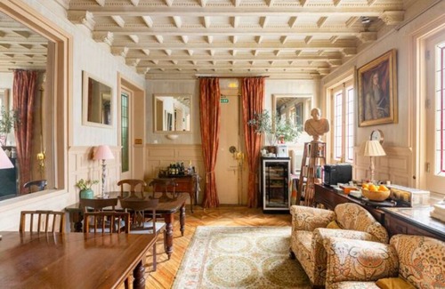 Palacio Apartamento | Cozy and Elegant Blue Room with 2 balconies in Opera
