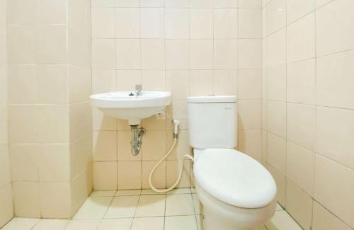 Kayu Putih Apartamento | Cozy and Enjoy Living 2BR Tifolia Apartment By Travelio