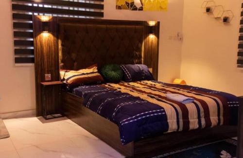 Lagos Apartamento | COZY and EXOTIC 3 BED 2 BATH WITH 24HRS LIGHT AND 20 MINS TO AIRPORT