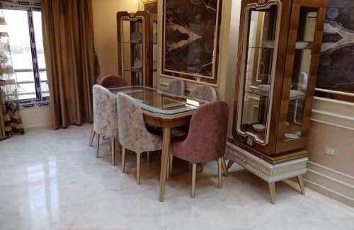 Agouza Apartamento | cozy and modern apartment in central location in Cairo Mohandessin near Nile