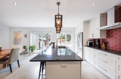 Verdun Casa | Cozy and modern house, 5 mins from everything in Verdun