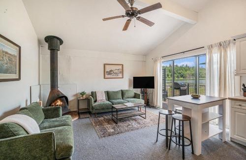 Gaylord Casa | Cozy and Newly Updated Townhouse on Lake Martin