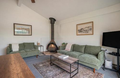 Gaylord Casa | Cozy and Newly Updated Townhouse on Lake Martin