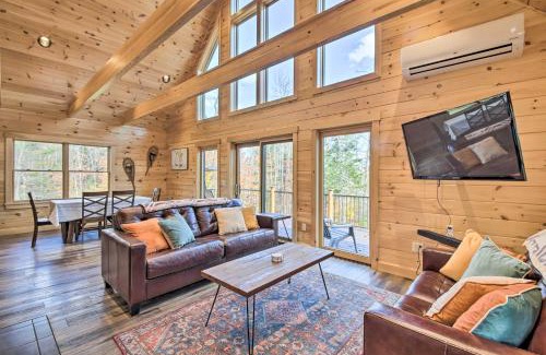 New Vineyard Casa | Cozy and Peaceful Waterfront Cabin on Porter Lake!