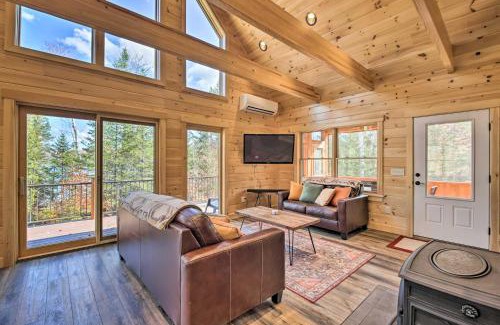 New Vineyard Casa | Cozy and Peaceful Waterfront Cabin on Porter Lake!