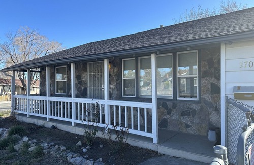Northeast Reno Casa | Cozy and Pet Friendly "Movie House" in Reno with RV parking