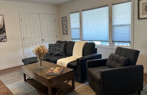 Northeast Reno Casa | Cozy and Pet Friendly "Movie House" in Reno with RV parking