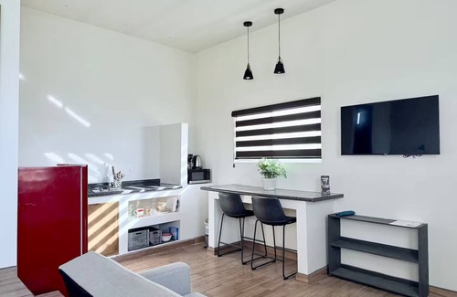 Ensenada Apartamento | Casa acogedora, pet friendly con vista a montañas, 15 mins del Valle y Centro.