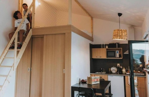 Peso Apartamento | Cozy and practical for couples or solo guests. Bright, quiet and fully equipped for a simple, comfortable stay. No breakfast included, just steps from the pool and shared leisure areas.