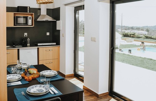 Peso Apartamento | Cozy and practical for couples or solo guests. Bright, quiet and fully equipped for a simple, comfortable stay. No breakfast included, just steps from the pool and shared leisure areas.