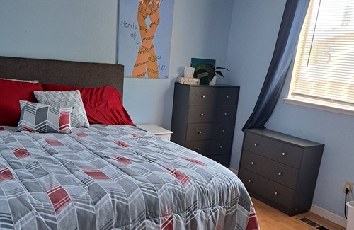 Pittsburg Casa | Cozy and Private-Close to Everything!