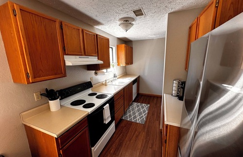 Holiday Hills Condominio | Cozy and quiet 2-bedroom condo with WiFi and AC in charming Traverse City