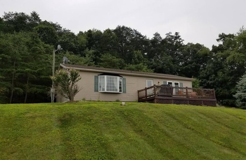 Potts Grove Casa | Cozy and quiet, but close to all the good stuff. Amazing mountain view.