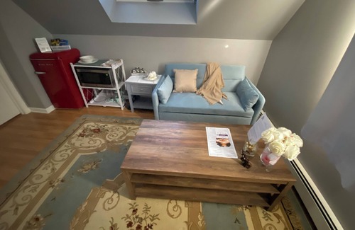 Portland Casa | Cozy and Quiet Home One Bedroom Private Bathroom in Portland Maine. NOT KITCHEN.