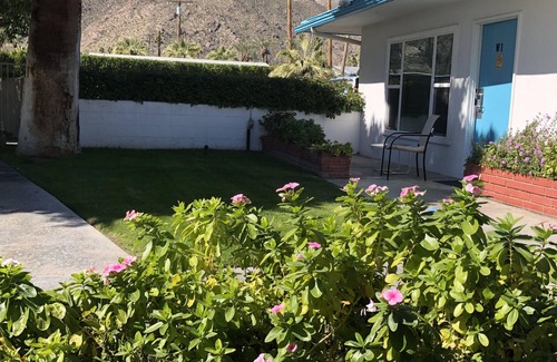 Tahquitz River Estates Condominio | Cozy and quiet Palm Springs one bed/2 bath condo near Smoke Tree shopping area!