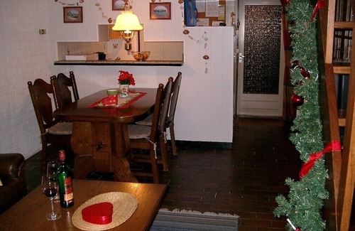 Bruinisse Casa | Acogedora y tranquila casa de vacaciones en un pequeño lago y junto al mar