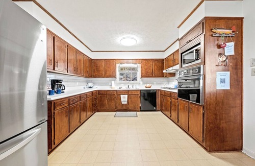 Gainesville Casa | Cozy and serene fishing cabin, Family Traditions, private dock and lake views.