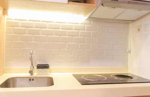 Cikokol Apartamento | Cozy And Simply Studio Apartment Tree Park City Cikokol