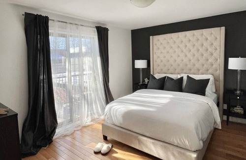 Cote-Saint-Paul Condominio | Cozy and spacious