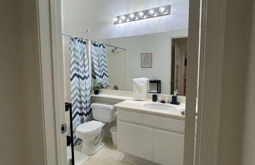 Aliso Viejo Condominio | Cozy and spacious sunlit 3 bed 3 bath townhouse in Aliso Viejo!