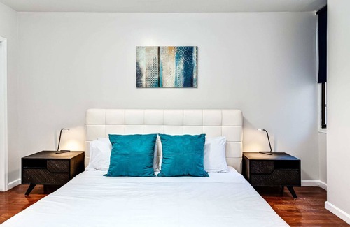 Chinatown Apartamento | Cozy and Stylish 2BD Apt With Great Location!