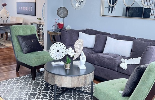 Eastwick Casa | cozy and stylish! minutes from airport, sports complex and other attractions
