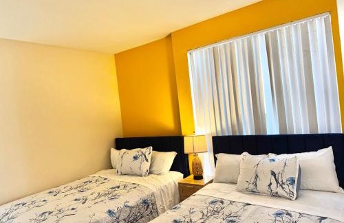 Miracle Mile Apartamento | Cozy and Stylish Unit