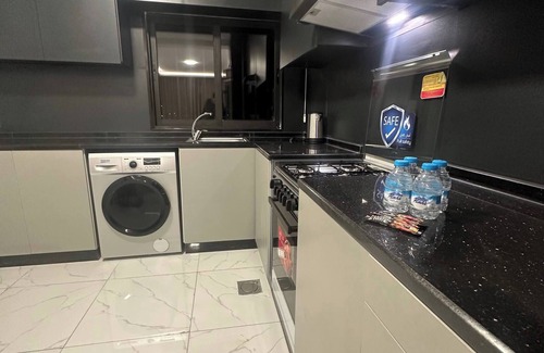 Suwailih Apartamento | Cozy and Tranquil Rooftop Near Al Services 23