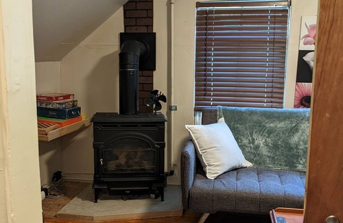 Winooski Apartamento | Cozy and unique full one bedroom apartment to yourself in owner occupied duplex.