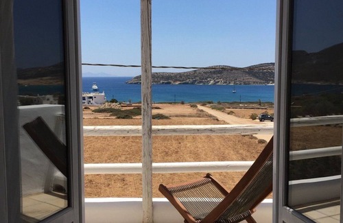 Antiparos Villa | Cozy Antiparos Apartment | 1 Bedroom | Apartment Seabreeze | Stunning Sea & Garden Views | Agios Georgios