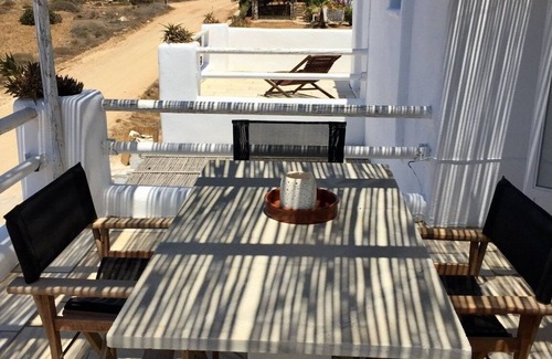 Antiparos Villa | Cozy Antiparos Apartment | 1 Bedroom | Apartment Seabreeze | Stunning Sea & Garden Views | Agios Georgios