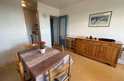 Saint-Hilaire-de-Riez Apartamento | Apartamento acogedor cerca de la playa con balcón y vista al mar
