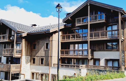 Montalbert Apartamento | Apto acogedor en centro de estación, cerca pistas, parking, WiFi