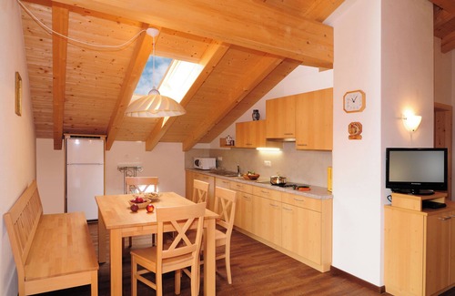 Velturno Apartamento | Cozy apartment with stunning views of the mountains