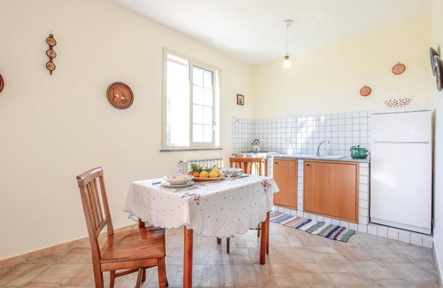 San Nicola l'Arena Apartamento | Acogedor apartamento en San Nicola.