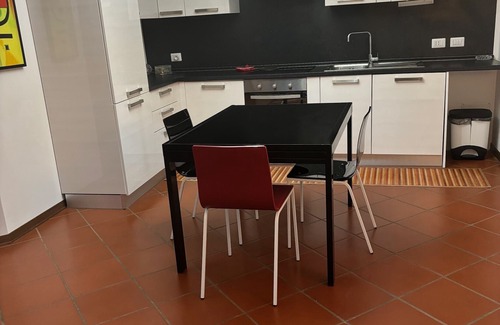 Maranello Apartamento | Acogedor apartamento a 3 km de Maranello, la ciudad de Ferrari.