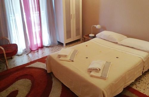 Nea Chalkidona Apartamento | Acogedor apartamento de 48 m2 cerca del centro de la ciudad con vista. Wi-Fi GRATUITO.