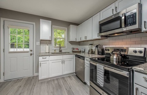 East Raleigh Apartamento | Cozy apartment 5 mins from downtown/Fast Wi-Fi