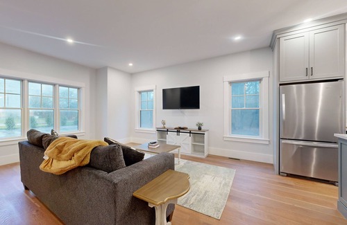 Mashpee Casa | Cozy apartment across from kid friendly park with W/D, AC, games, & pond view